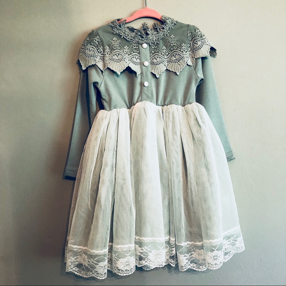 SOLD💕Girls Long Sleeve Lace Princess Dress💕